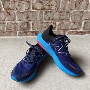 New Balance Women’s FuelCell Rebel
v3 size US 7